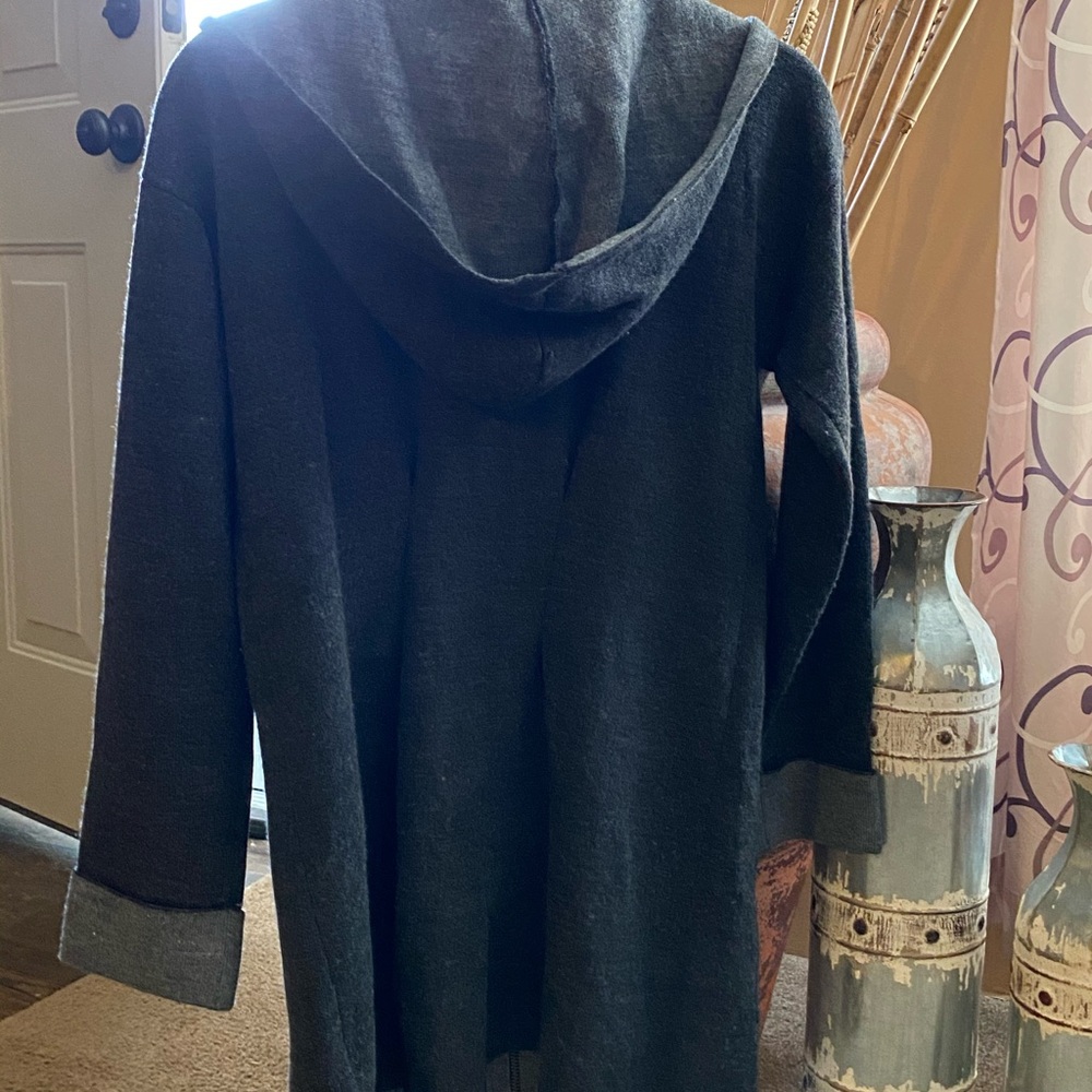 JNY Zip up sweater w hoodie